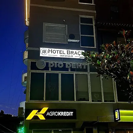 Hotel Brace *