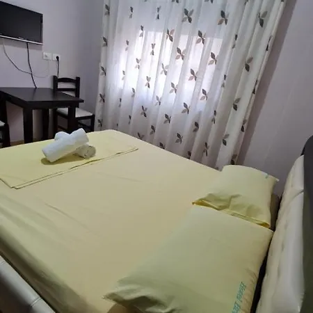 Brace Hotel *