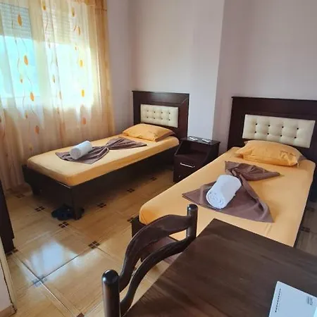 Brace Hotel *